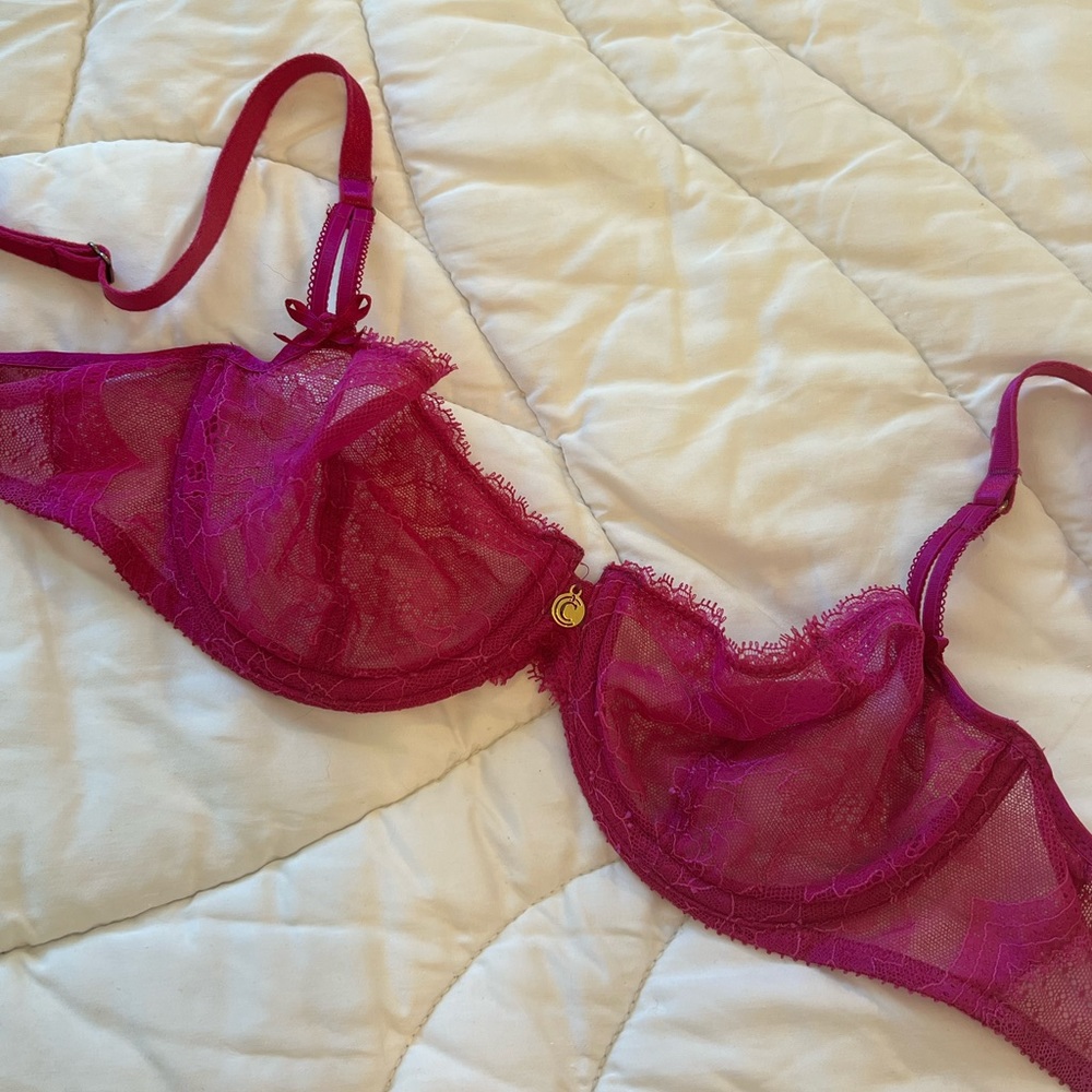 Chantelle lacy romantic pink Demi bra - Picture 2 of 4